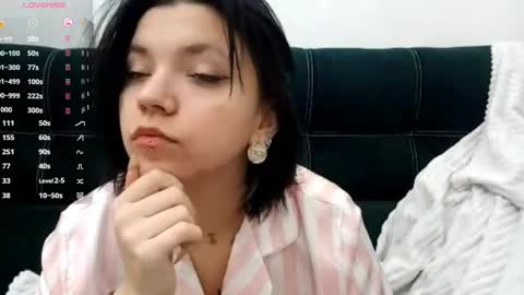 Snapshot of romeliahastert chatting on October 2025 09:06:02 AM Anica online show from October 2025 09:06:02 AM