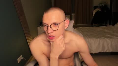 Snapshot of romeo_mercy chatting on January 2025 10:39:01 PM Romeo online show from January 2025 10:39:01 PM