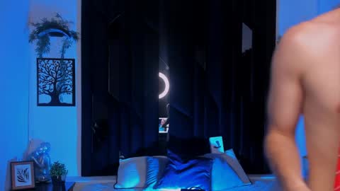 Romeo Ricci online show from February 2025 12:06:01 PM