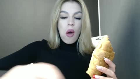 Rosalina online show from October 2025 12:55:02 PM