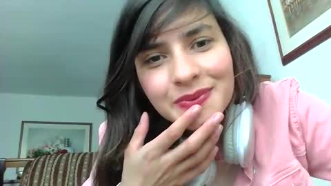 Snapshot of rosasvioletas chatting on October 2025 05:25:02 PM rosasvioletas online show from October 2025 05:25:02 PM