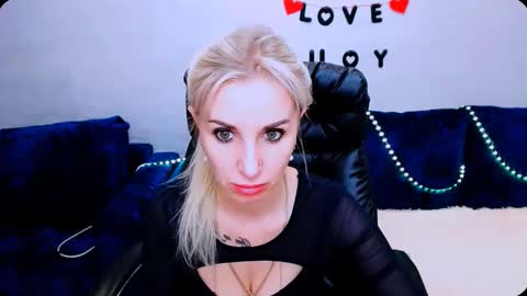 Snapshot of rose__shine chatting on October 2025 11:30:02 AM rose shine online show from October 2025 11:30:02 AM