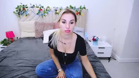 Snapshot of rose__shine chatting on October 2025 08:59:02 AM rose shine online show from October 2025 08:59:02 AM