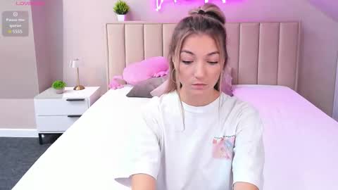 Kimberlly online show from October 2025 01:14:01 AM