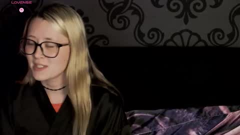 Kinky Inky online show from December 2025 02:18:01 AM