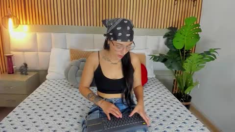 roseaurora online show from October 2025 01:23:02 PM