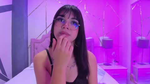 Rose online show from December 2024 04:10:01 PM