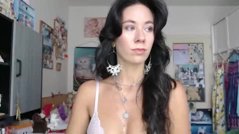 Snapshot of roselynsun chatting on September 2025 10:52:02 AM Rose online show from September 2025 10:52:02 AM