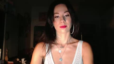 Snapshot of roselynsun chatting on October 2025 06:10:02 PM Rose online show from October 2025 06:10:02 PM