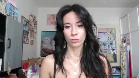 Snapshot of roselynsun chatting on November 2025 11:54:01 AM Rose online show from November 2025 11:54:01 AM