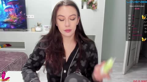 Snapshot of rosepage chatting on December 2024 11:39:02 PM Julia online show from December 2024 11:39:02 PM