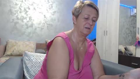 Lovepinklilly online show from December 2024 06:50:01 PM