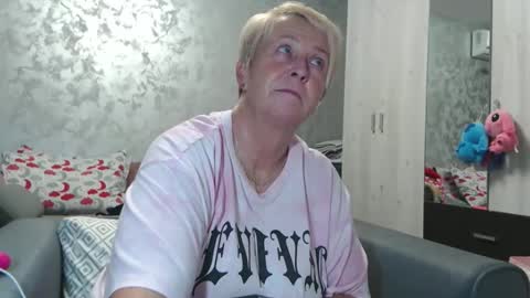 Lovepinklilly online show from September 2025 05:05:02 PM