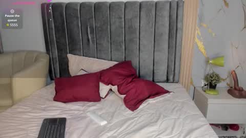   online show from October 2025 06:25:01 AM