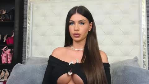 Snapshot of rosevanessa chatting on November 2025 08:04:01 AM Gabriela online show from November 2025 08:04:01 AM