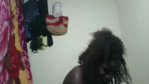 Roseyaa online show from September 2025 06:52:01 PM