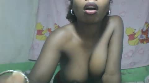 Roseyaa online show from November 2025 03:56:02 PM