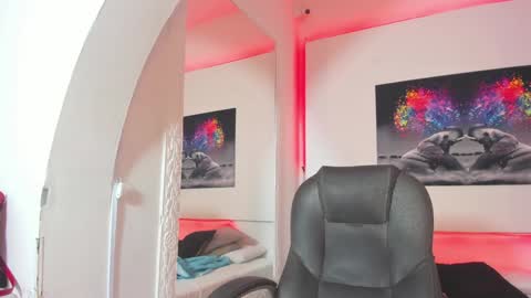 Snapshot of rosi_cooper chatting on February 2025 10:43:02 AM rosi_cooper online show from February 2025 10:43:02 AM