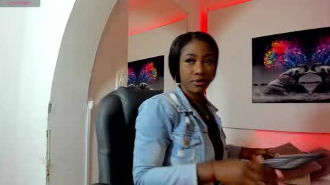 Snapshot of rosi_cooper chatting on February 2025 10:35:01 AM rosi_cooper online show from February 2025 10:35:01 AM