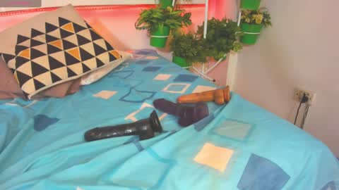 Snapshot of rosi_cooper chatting on March 2025 02:12:01 PM rosi_cooper online show from March 2025 02:12:01 PM