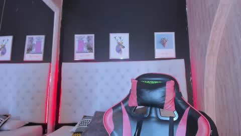 Snapshot of rosi_cooper chatting on October 2025 10:55:01 AM rosi_cooper online show from October 2025 10:55:01 AM