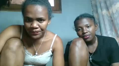 Snapshot of rosia22 chatting on October 2025 06:04:01 AM rosia22 online show from October 2025 06:04:01 AM