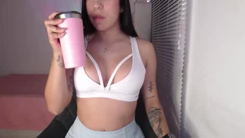 Snapshot of rosiehw chatting on October 2025 09:14:02 PM rosiehw online show from October 2025 09:14:02 PM