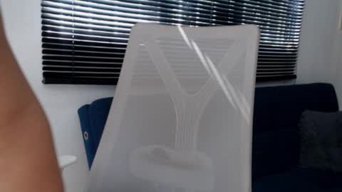 Snapshot of ross_bakerhot chatting on December 2024 07:07:02 PM Ross BakerHot online show from December 2024 07:07:02 PM