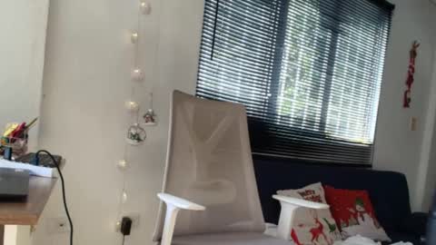 Snapshot of ross_bakerhot chatting on December 2024 07:40:02 PM Ross BakerHot online show from December 2024 07:40:02 PM