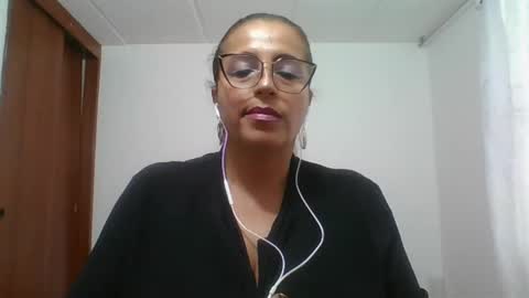 Rossana  online show from February 2025 10:40:02 PM