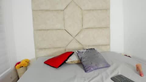 rosse_evans_3 online show from September 2025 01:05:01 AM