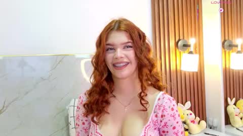 Snapshot of rossi_purple chatting on November 2025 11:54:01 AM ANAHI online show from November 2025 11:54:01 AM