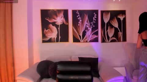 Rossie Rhoades online show from October 2025 07:30:02 PM