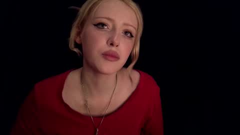 Snapshot of rosy_petal chatting on October 2025 10:59:02 AM rosy_petal online show from October 2025 10:59:02 AM