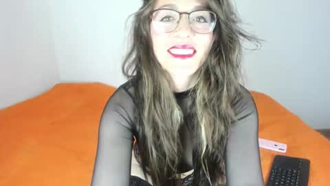 Snapshot of rosyluvv chatting on September 2025 07:51:02 PM Rosie online show from September 2025 07:51:02 PM