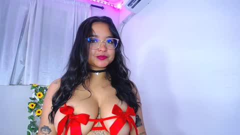rous_25 online show from December 2024 12:44:02 PM