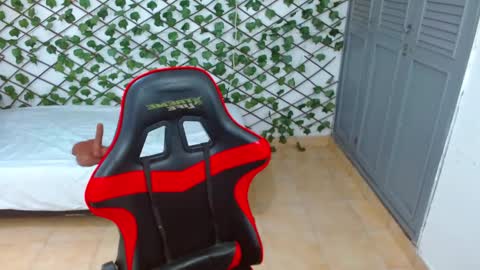 Snapshot of rous_55 chatting on October 2025 06:42:02 PM Rous online show from October 2025 06:42:02 PM