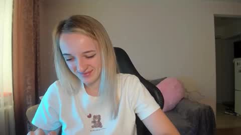 Snapshot of rousereed chatting on October 2025 06:34:01 AM Rouse online show from October 2025 06:34:01 AM