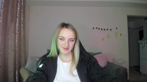 Snapshot of rousereed chatting on November 2025 01:24:03 PM Rouse online show from November 2025 01:24:03 PM