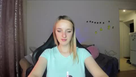 Snapshot of rousereed chatting on November 2025 01:01:02 PM Rouse online show from November 2025 01:01:02 PM