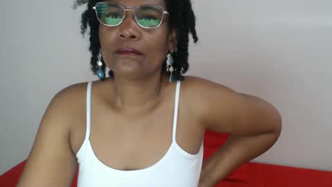 Snapshot of roushlove chatting on December 2024 01:12:01 PM luxa online show from December 2024 01:12:01 PM