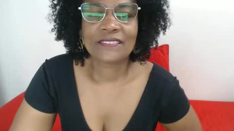 Snapshot of roushlove chatting on December 2024 06:26:02 PM luxa online show from December 2024 06:26:02 PM