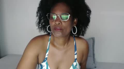 Snapshot of roushlove chatting on January 2025 12:47:01 PM luxa online show from January 2025 12:47:01 PM