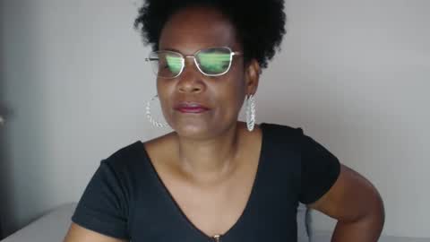 Snapshot of roushlove chatting on January 2025 12:39:01 PM luxa online show from January 2025 12:39:01 PM
