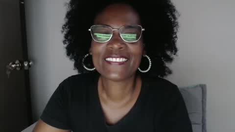 Snapshot of roushlove chatting on January 2025 12:30:01 PM luxa online show from January 2025 12:30:01 PM