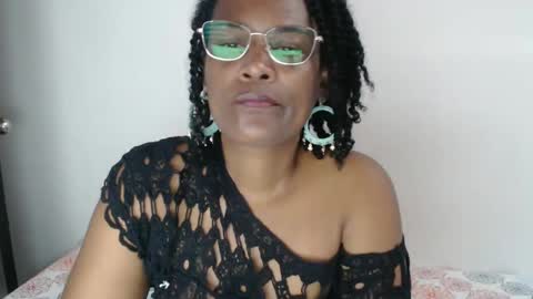 Snapshot of roushlove chatting on January 2025 01:25:02 PM luxa online show from January 2025 01:25:02 PM