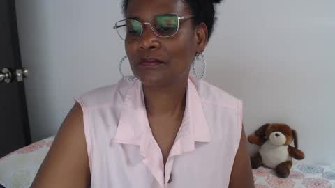 Snapshot of roushlove chatting on February 2025 04:20:02 PM luxa online show from February 2025 04:20:02 PM