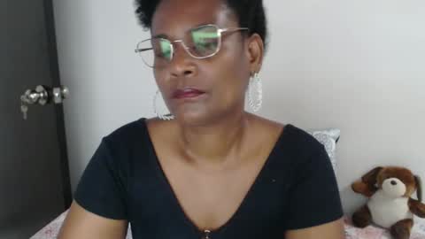 Snapshot of roushlove chatting on February 2025 01:06:01 PM luxa online show from February 2025 01:06:01 PM