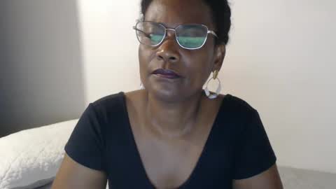 Snapshot of roushlove chatting on February 2025 02:50:01 AM luxa online show from February 2025 02:50:01 AM