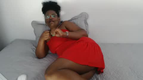 Snapshot of roushlove chatting on February 2025 10:14:01 PM luxa online show from February 2025 10:14:01 PM